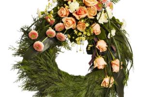 Blommor till begravning Tumba - Kransar och dekorationer - krans-aprikos